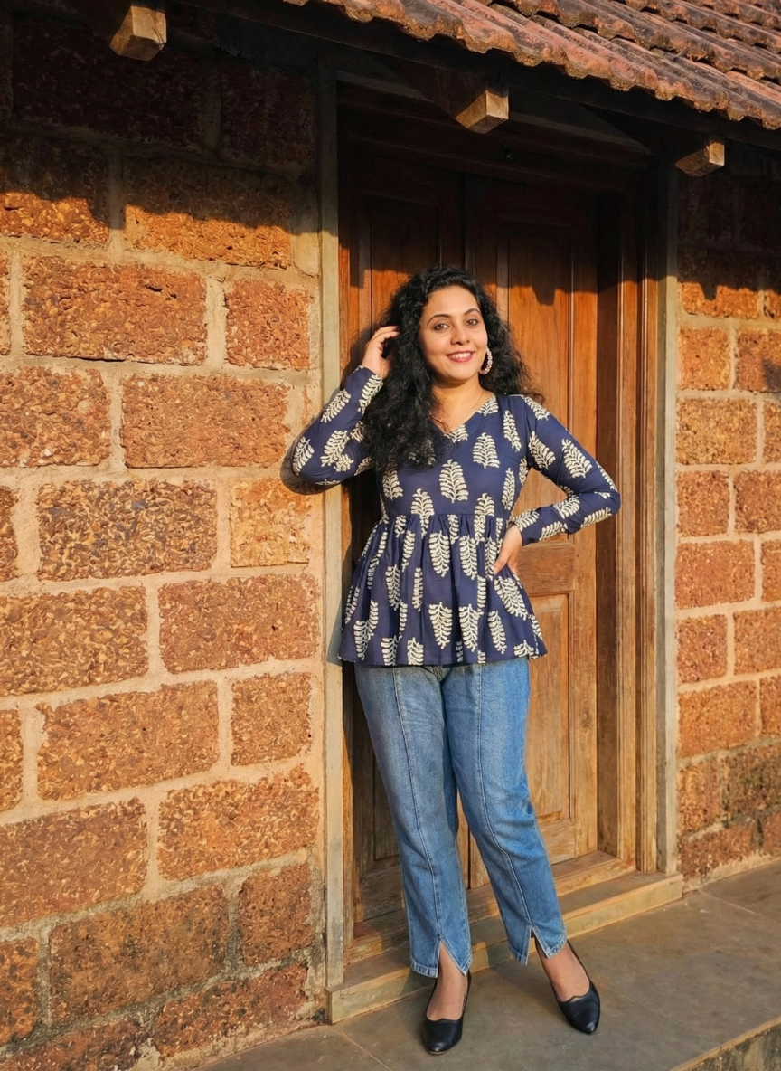 Full Sleeve Chic Short Top for Trendy Outings