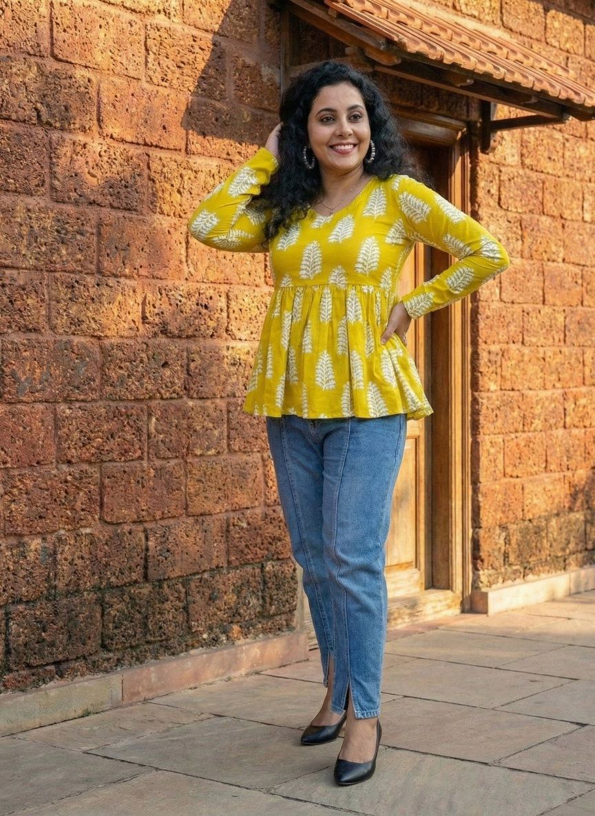 Full Sleeve Chic Short Top for Trendy Outings