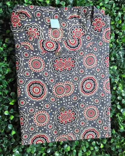 Miss Myrtle Symmetric Slitted Cotton Kurthi