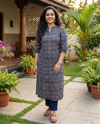 Miss Myrtle Symmetric Slitted Cotton Kurthi