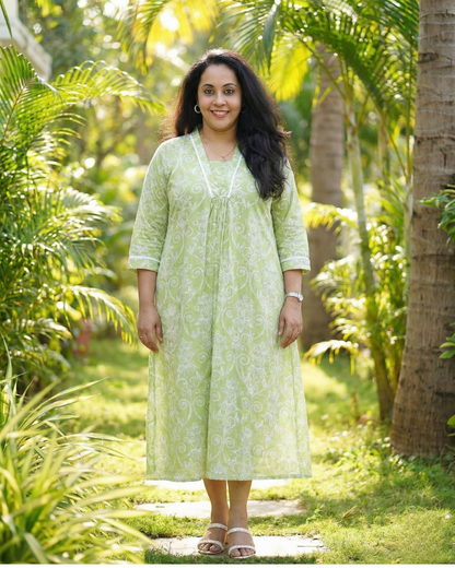 Miss Myrtle Fleeted V Collar Lace Neck Outdoor Casual Kurthi