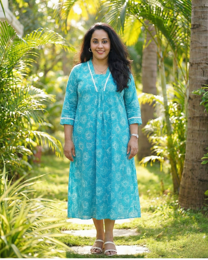 Miss Myrtle Fleeted V Collar Lace Neck Outdoor Casual Kurthi